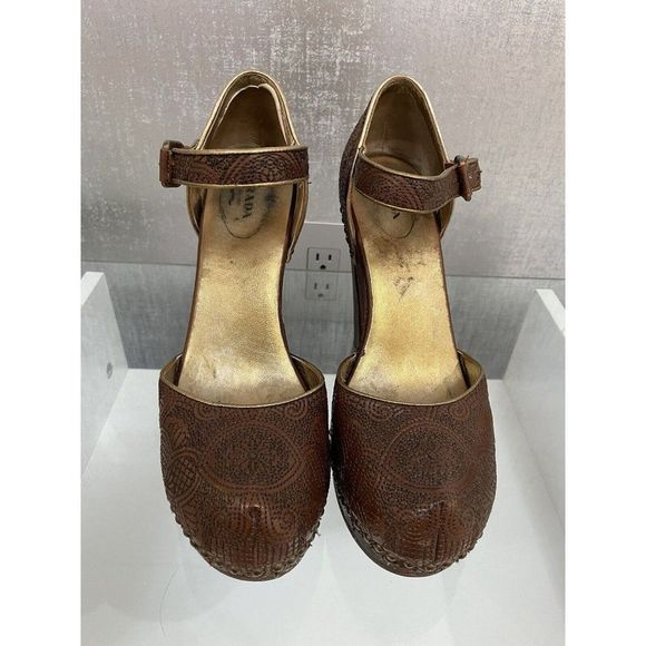 Prada Leather and Wood Floral Platform Clogs Size: EU 37.5 US 7.5 (B7) - Picture 2 of 12